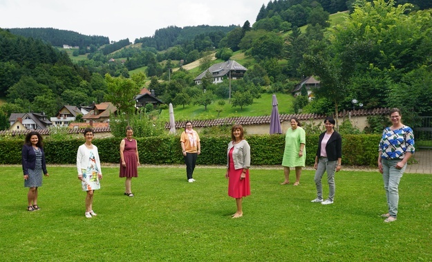 v. l. n. r.: Irmgard Lehmann, Kathrin Leininger, Susi Engler, Christiane Wangler, Rosa Karcher, Susanne Schmidt-Barfod, Karina Stengelin, Kerstin Mock 